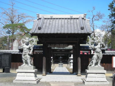 華蔵寺・山門