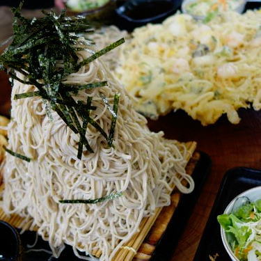 デカ盛りのそば